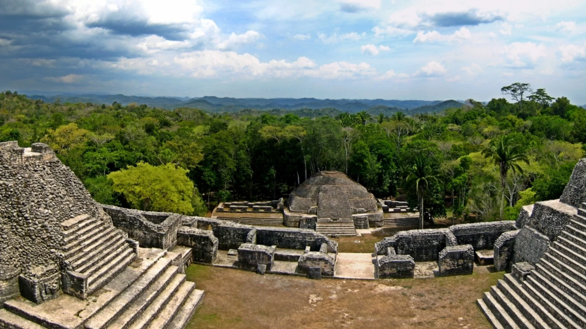 Учени разгадаха мистерията с изчезването на маите