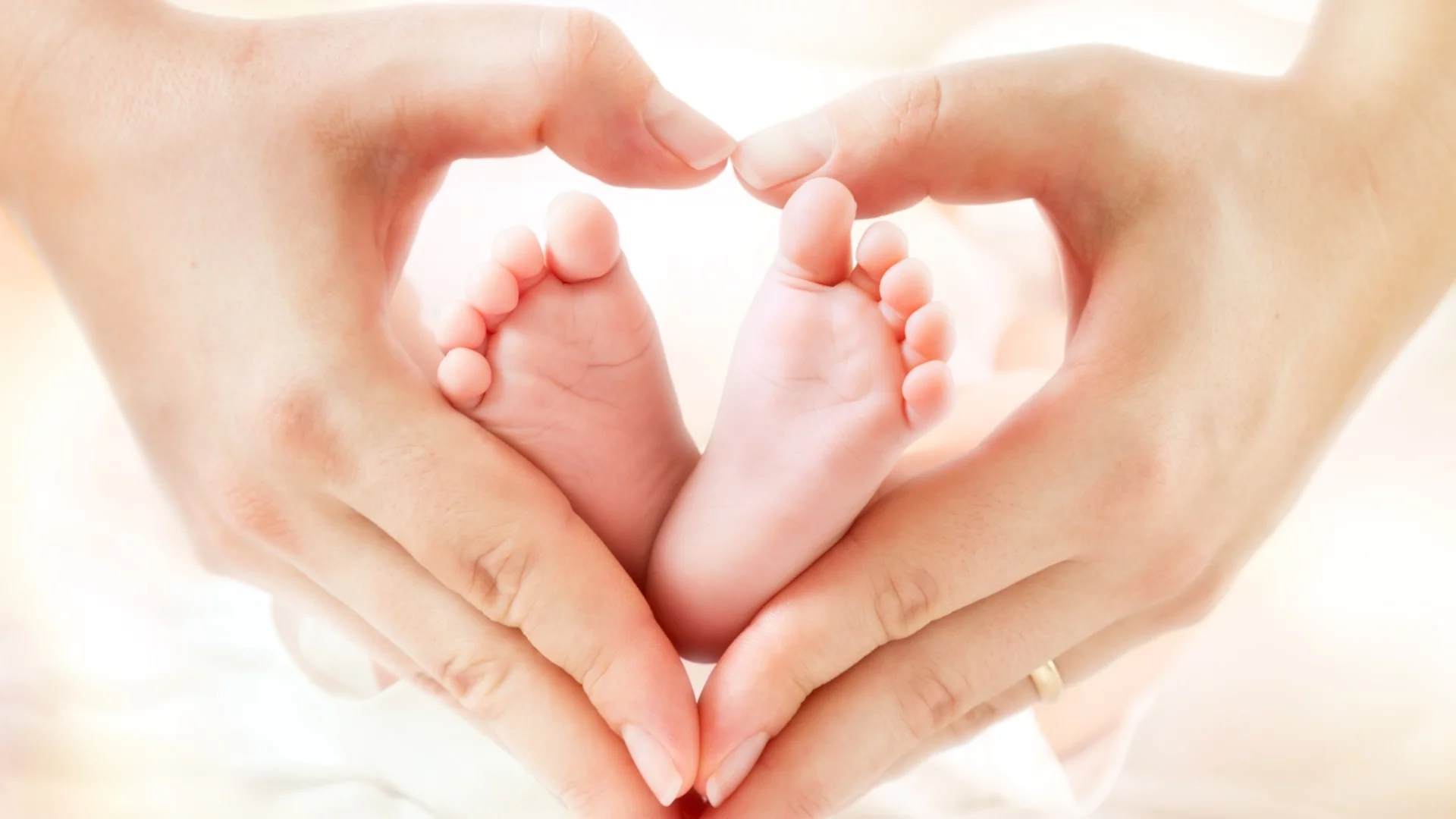 Популярни актьори ще стават родители за първи път