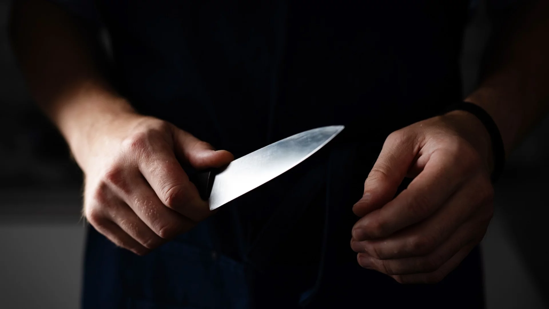 Един клал сина си с нож, друг блъскал майка си: Два случая на домашно насилие