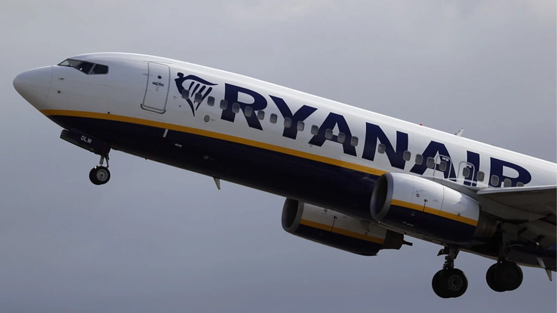 Разследват Ryanair за корупция