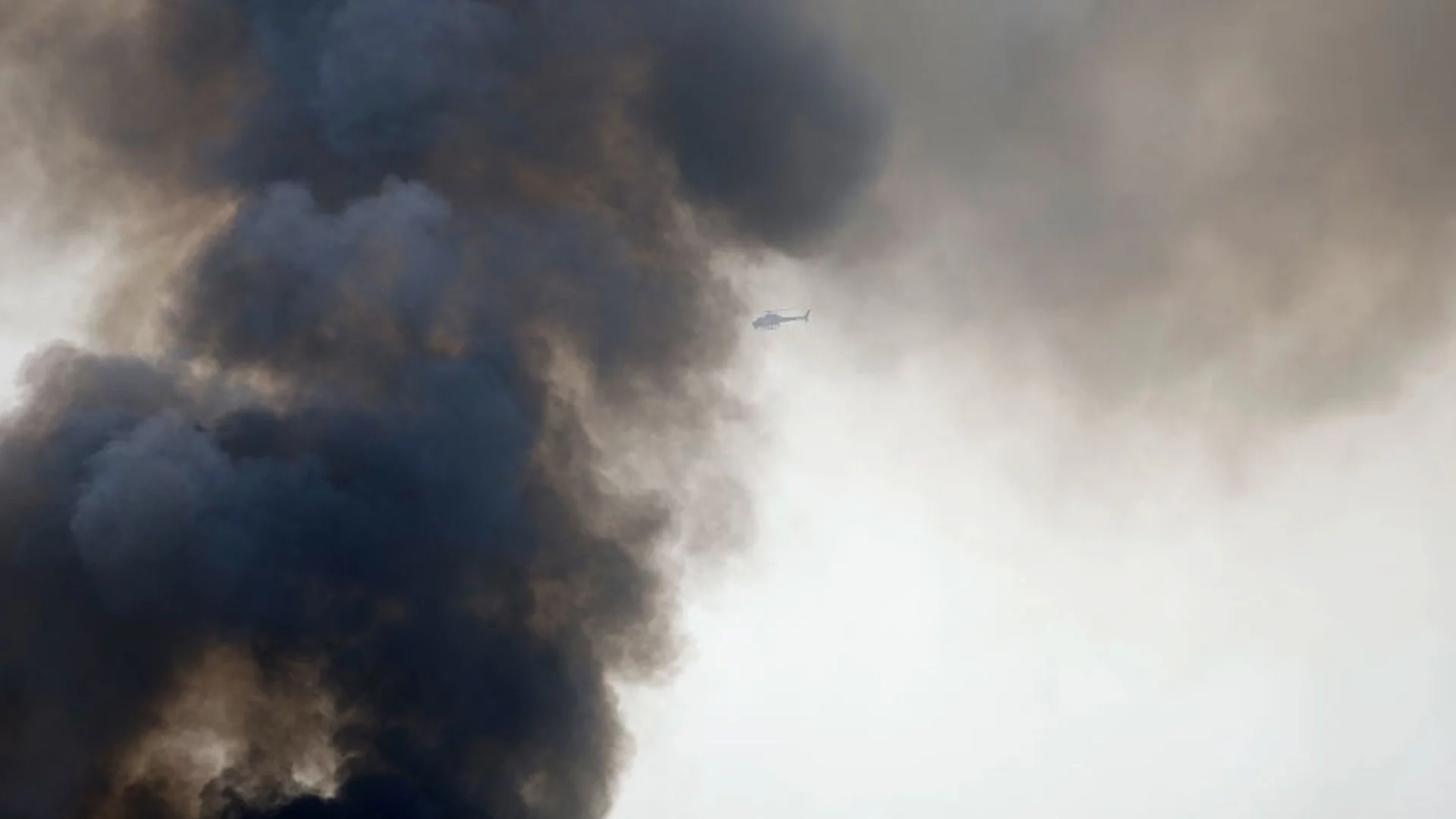 400 убити с един въздушен удар: Войната между Пакистан и Афганистан е много жестока (ВИДЕО)