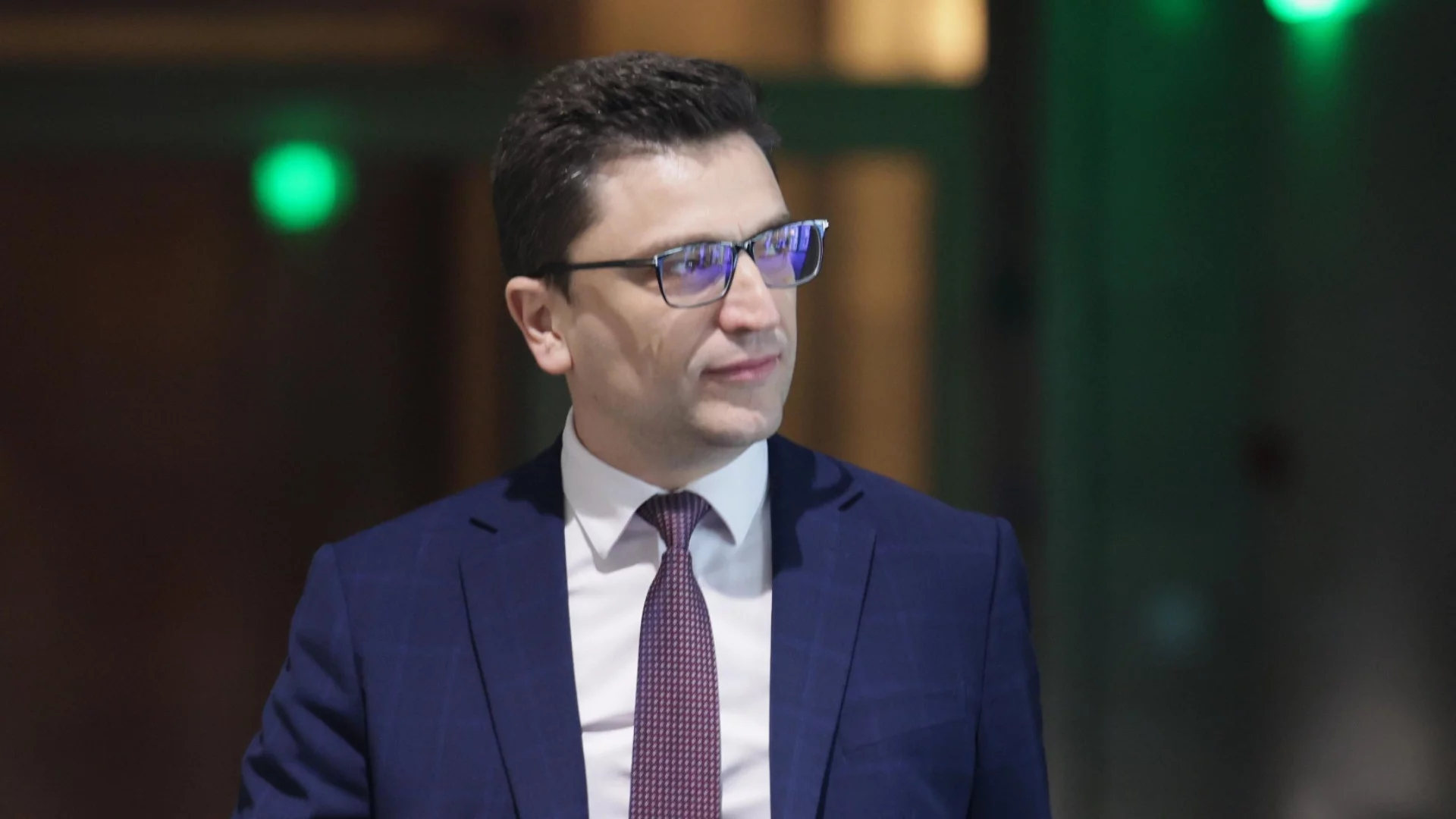 От Явор Божанков out до Румен Радев in: Отговорите на Венко Сабрутев от името на ПП