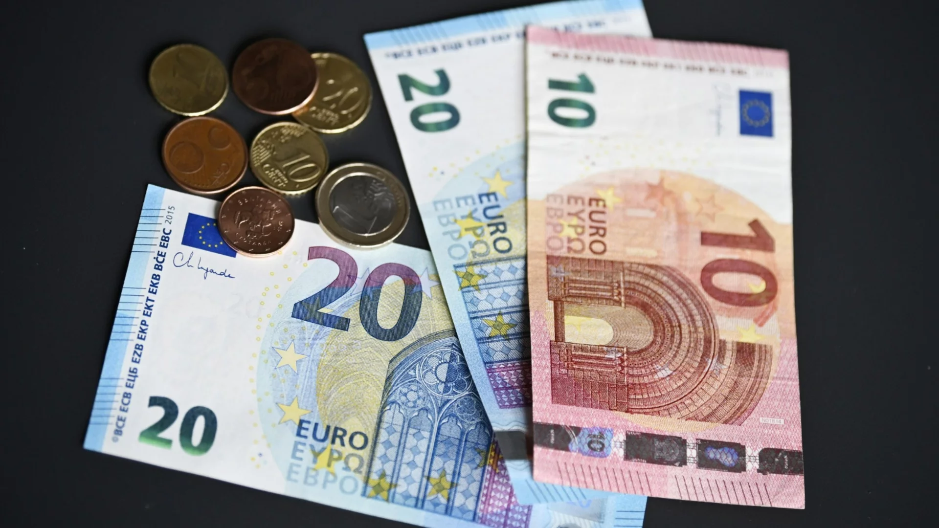 Инфлацията в България се забави за пети пореден месец