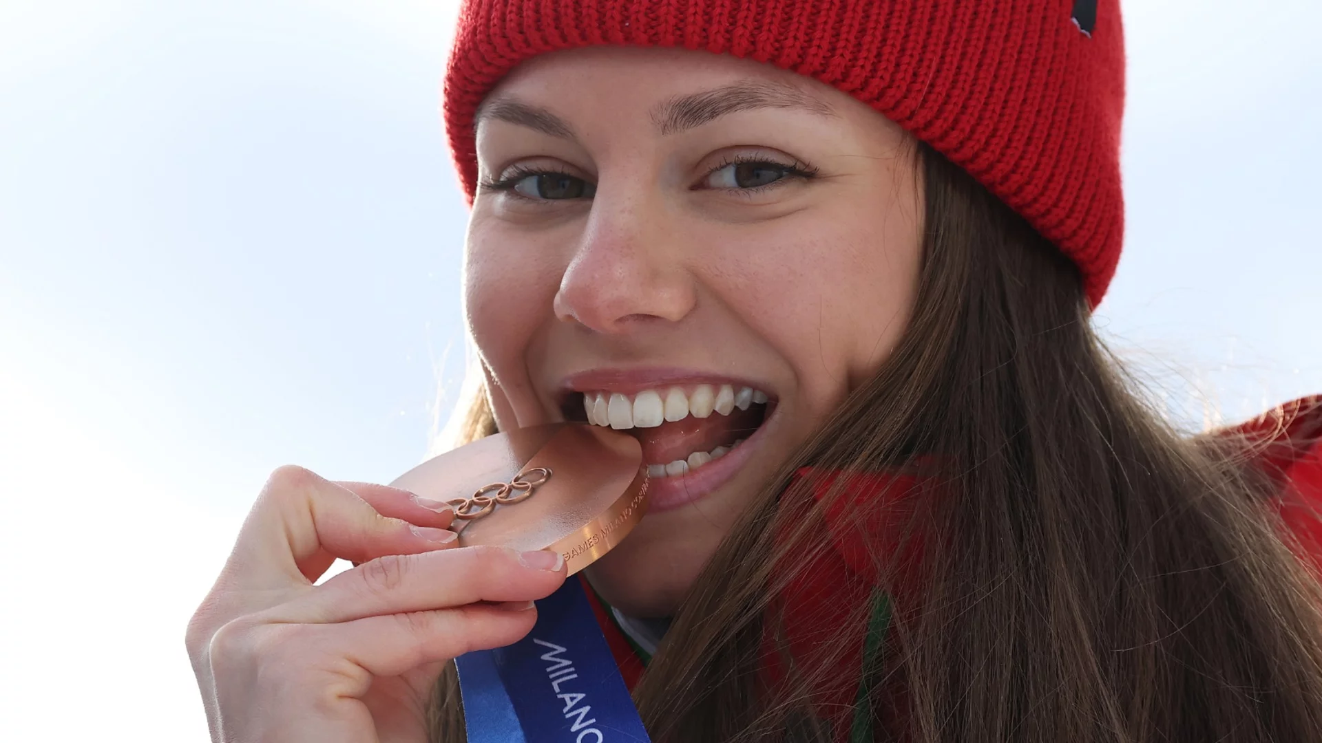 "Усмивката зад олимпийската изненада": Международната федерация по биатлон с филм за Лора Христова (ВИДЕО)