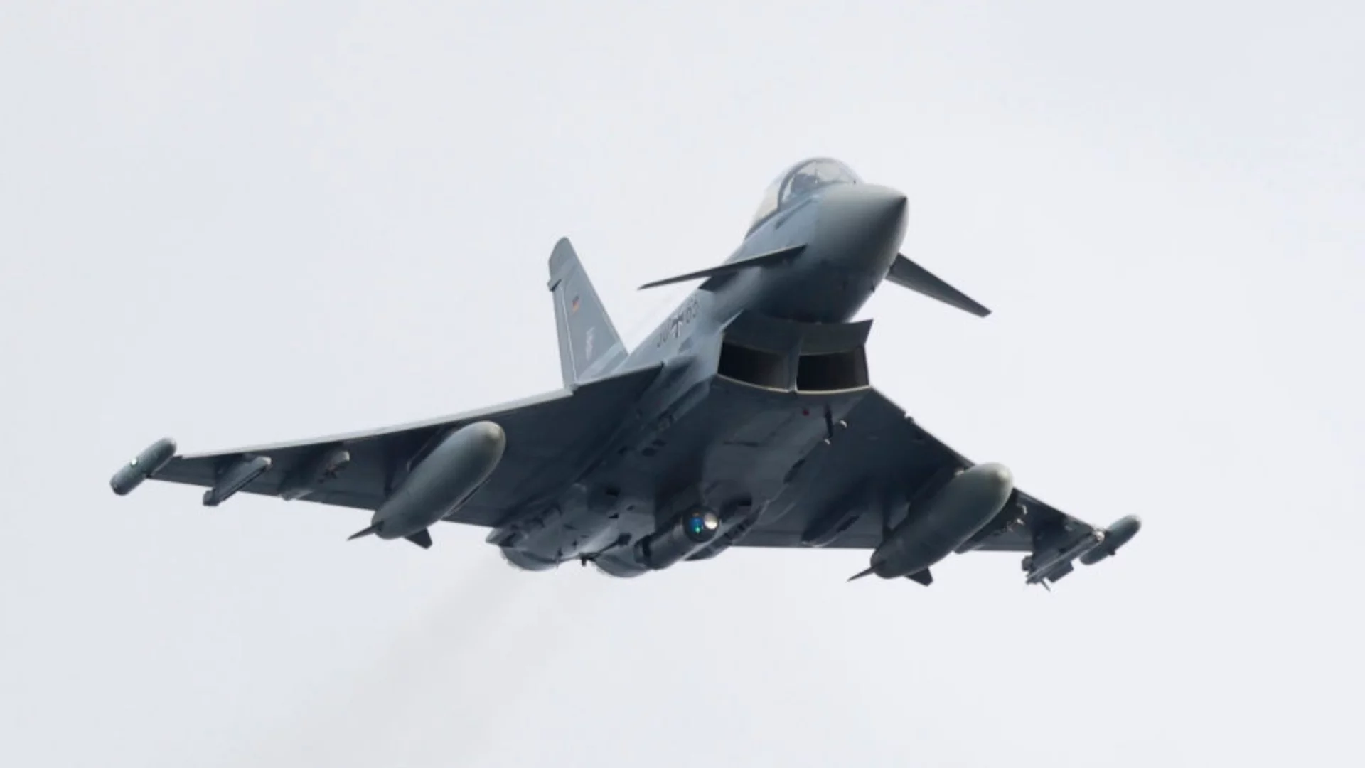 Участва ли и арабска държава в историческа бомбардировка на САЩ по Ормузкия проток? (ВИДЕО)