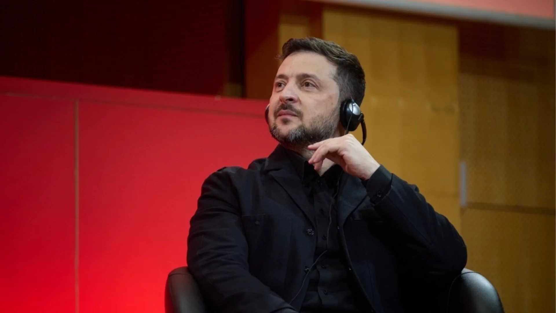 Зеленски изуми британските депутати и показа колко напред е Украйна - с едно докосване контролира сигурността в реално време (ВИДЕО)