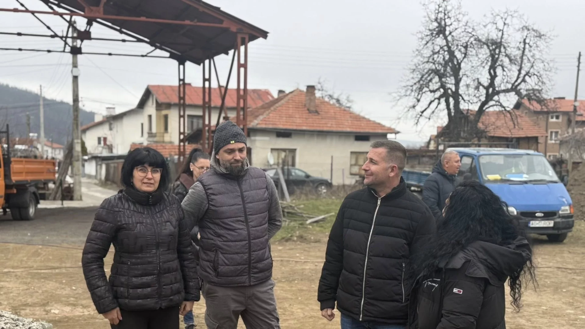 Започна изграждането на детска площадка към новоизградената детска градина в село до Самоков