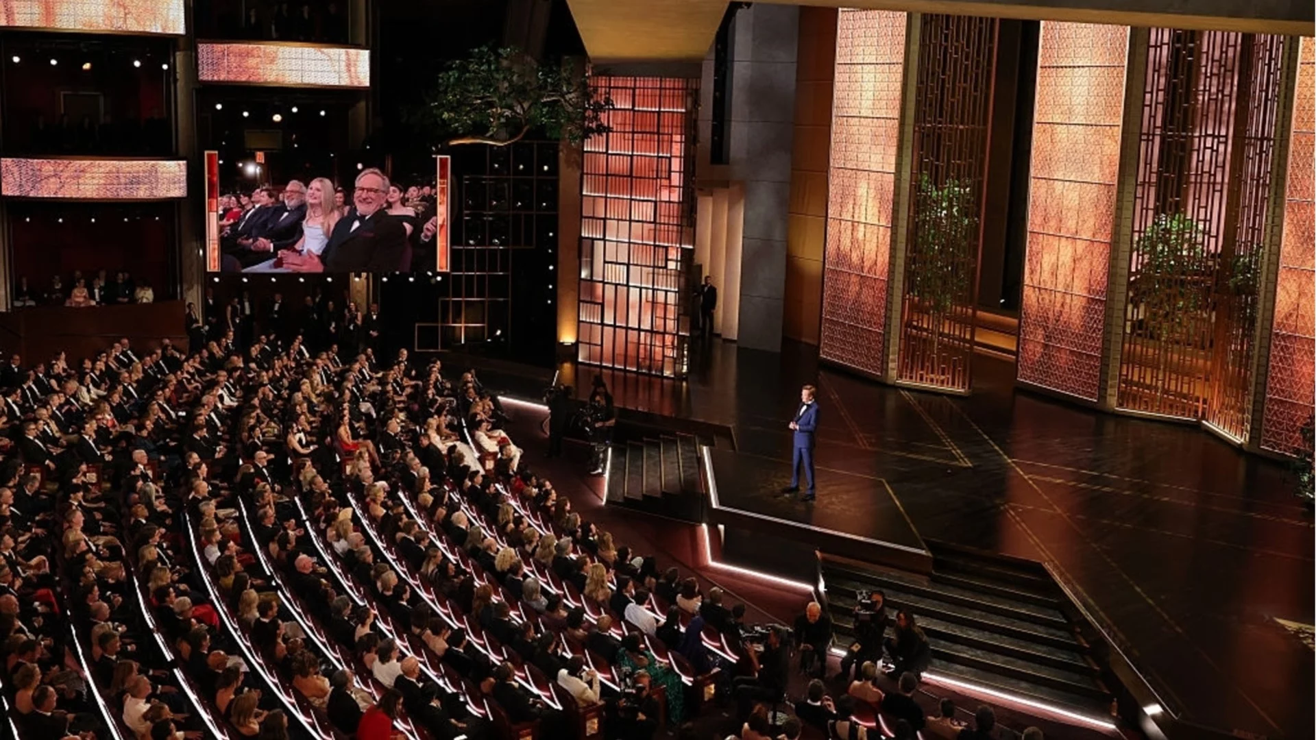 Пълна бъркотия на елита: Вълна от възмущение към холивудски знаменитости (СНИМКА)