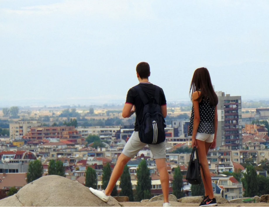 Официално: Сексът под 16 години в България вече е забранен