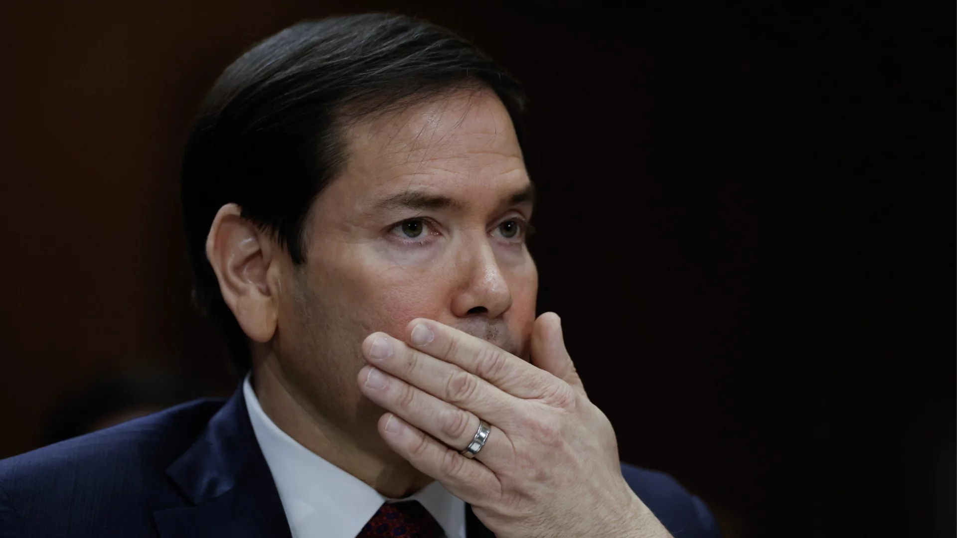 Дронове над базата, където живеят Рубио и Хегсет