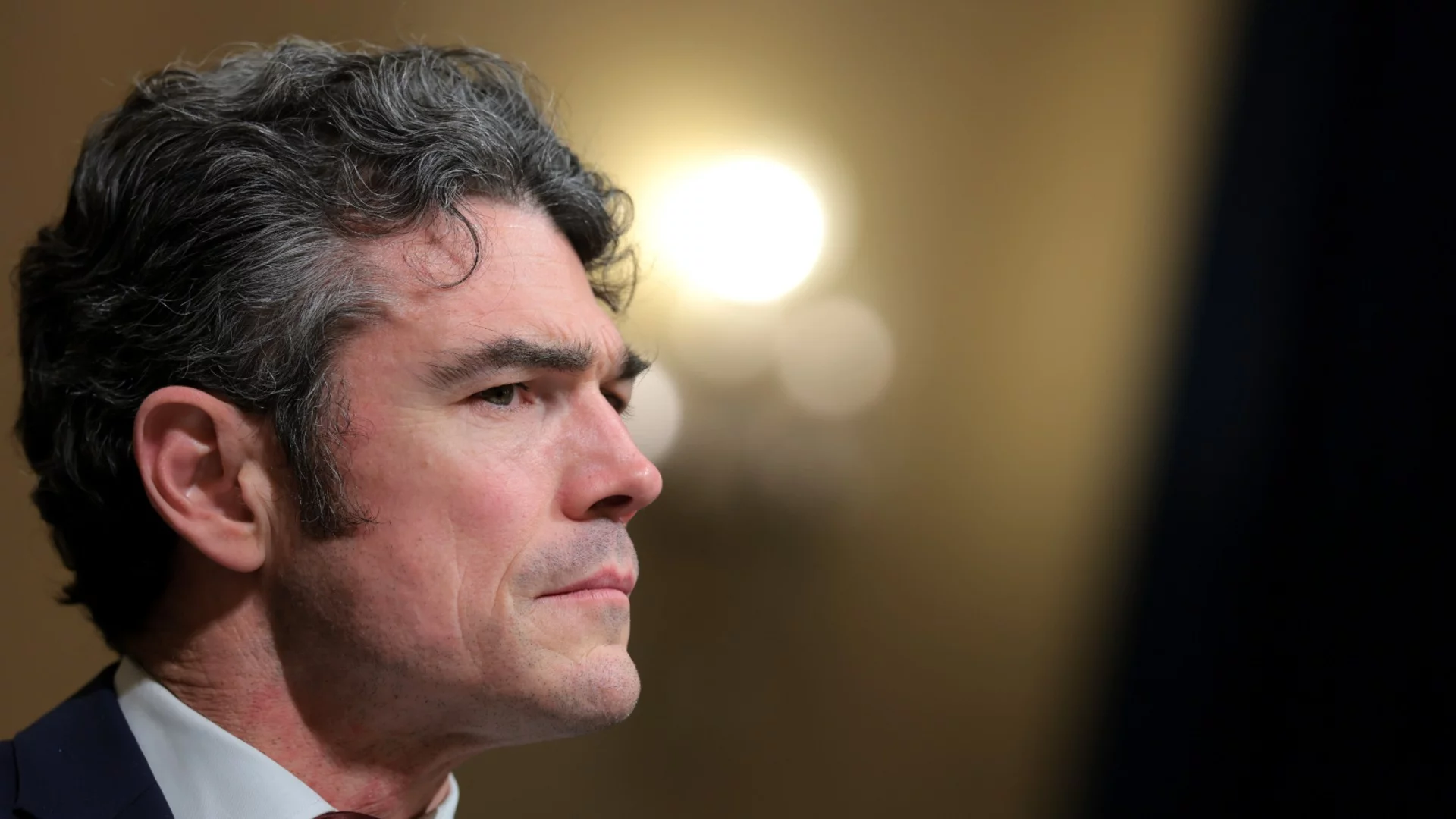 След като хвърли оставка, несъгласен с войната в Иран: ФБР погна бившия директор за борба с тероризма