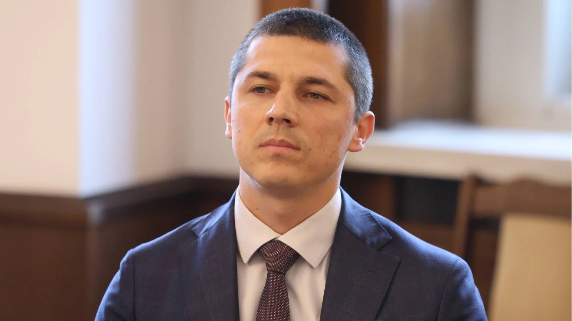 Вижте листата на "Продължаваме промяната - Демократична България" за парламентарните избори на 19 април във 2 МИР - Бургас