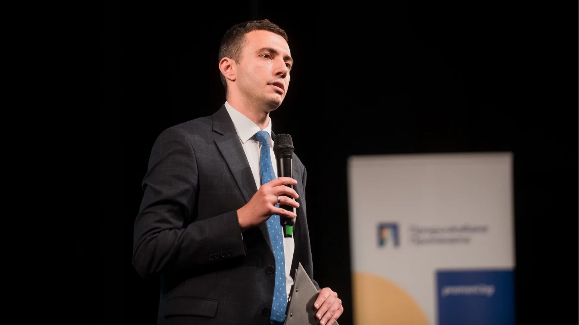 Вижте листата на "Продължаваме промяната - Демократична България" за парламентарните избори на 19 април в 11 МИР - Ловеч