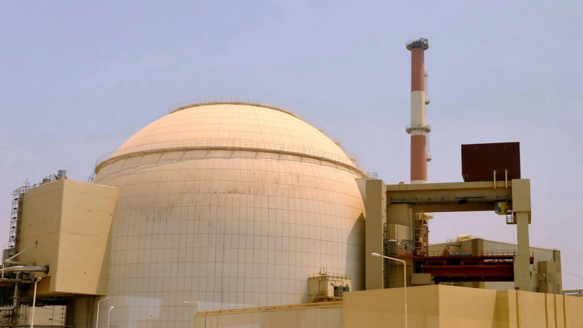 Русия иска зона на безопасност около иранската АЕЦ "Бушехр"