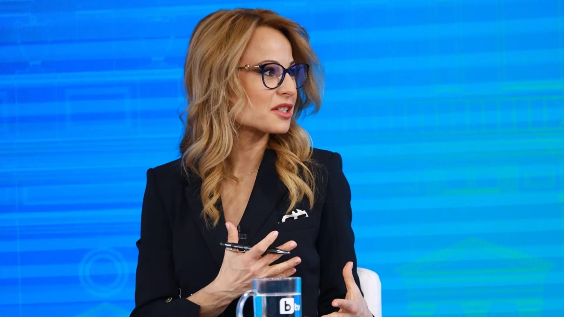 Цънцарова покани партиите на неудобен предизборен дебат на живо: Вижте кои приеха (ВИДЕО)