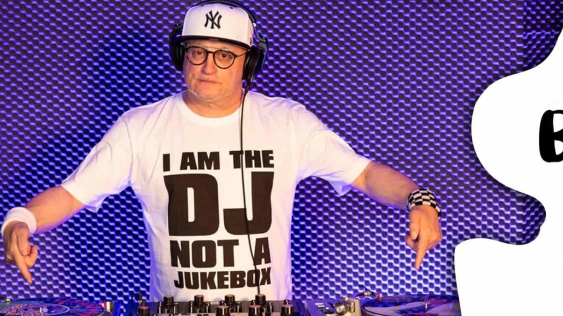 Известният DJ Marti G е претърпял инсулт, всички се молят да се оправи