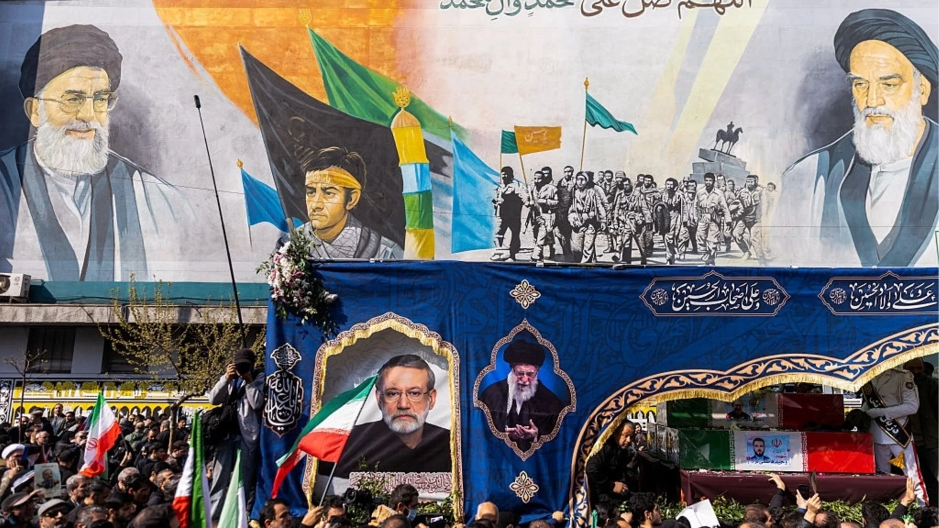 Нови тежки удари по мразената доброволческа полиция на Иран: Топ разузнавачът е аут, 13 убити на КПП