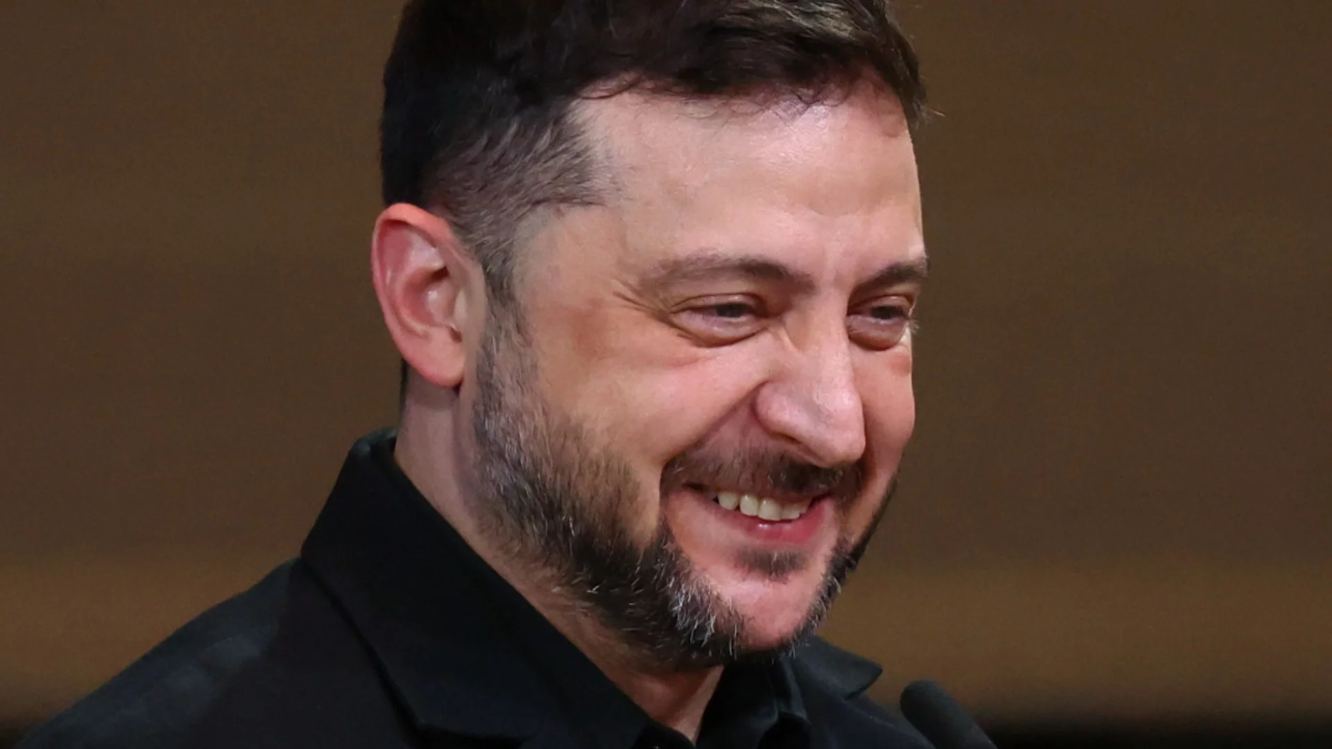 Зеленски: Русия може скоро да премине към хартиена поща, телеграфи и коне