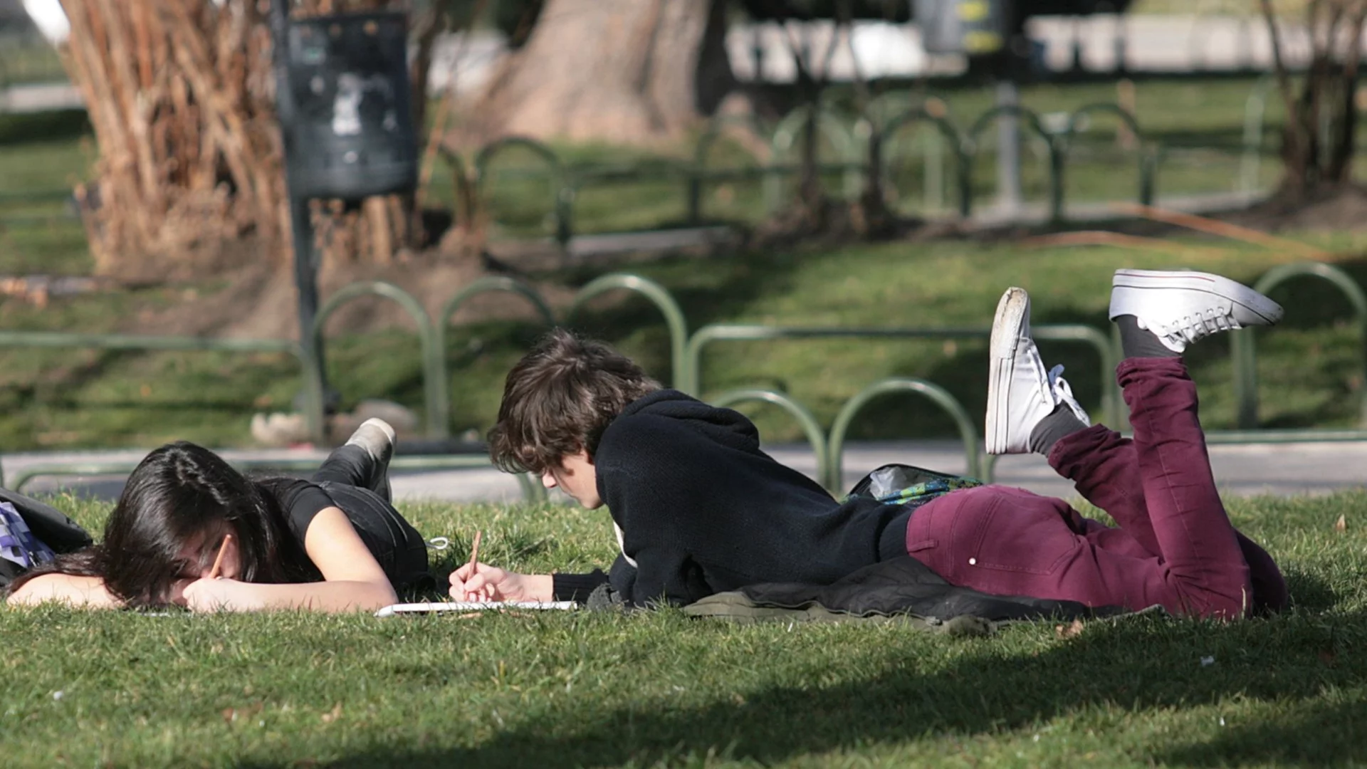 Gen Z на пазара на труда: Не искат да чакат за кариерно развитие, не искат и да работят физически и ръчен труд