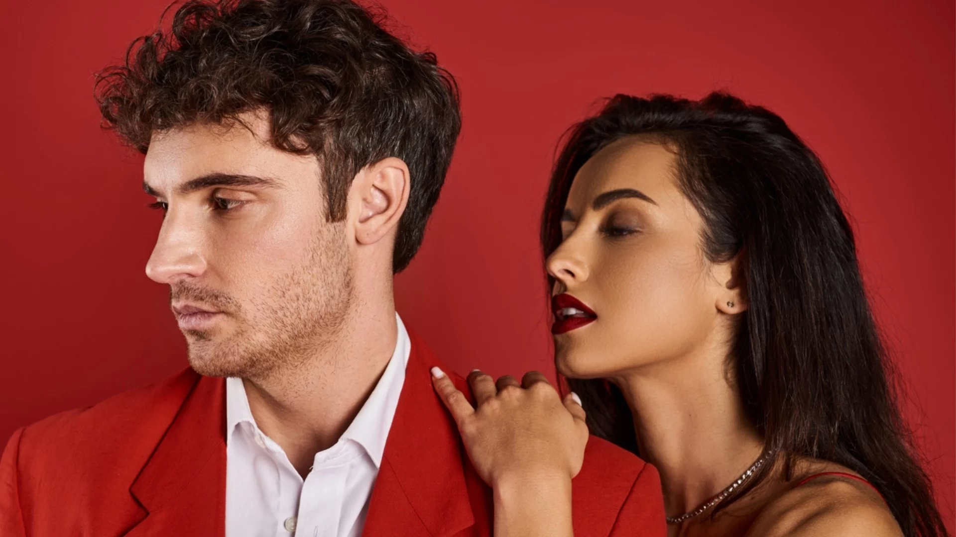 Щастливите двойки почти никога не правят 8 неща: Не избират мълчанието, за да запазят „мира“