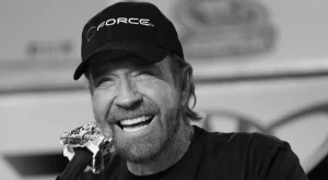 Напусна ни великият актьор и майстор на бойните изкуства Чък Норис