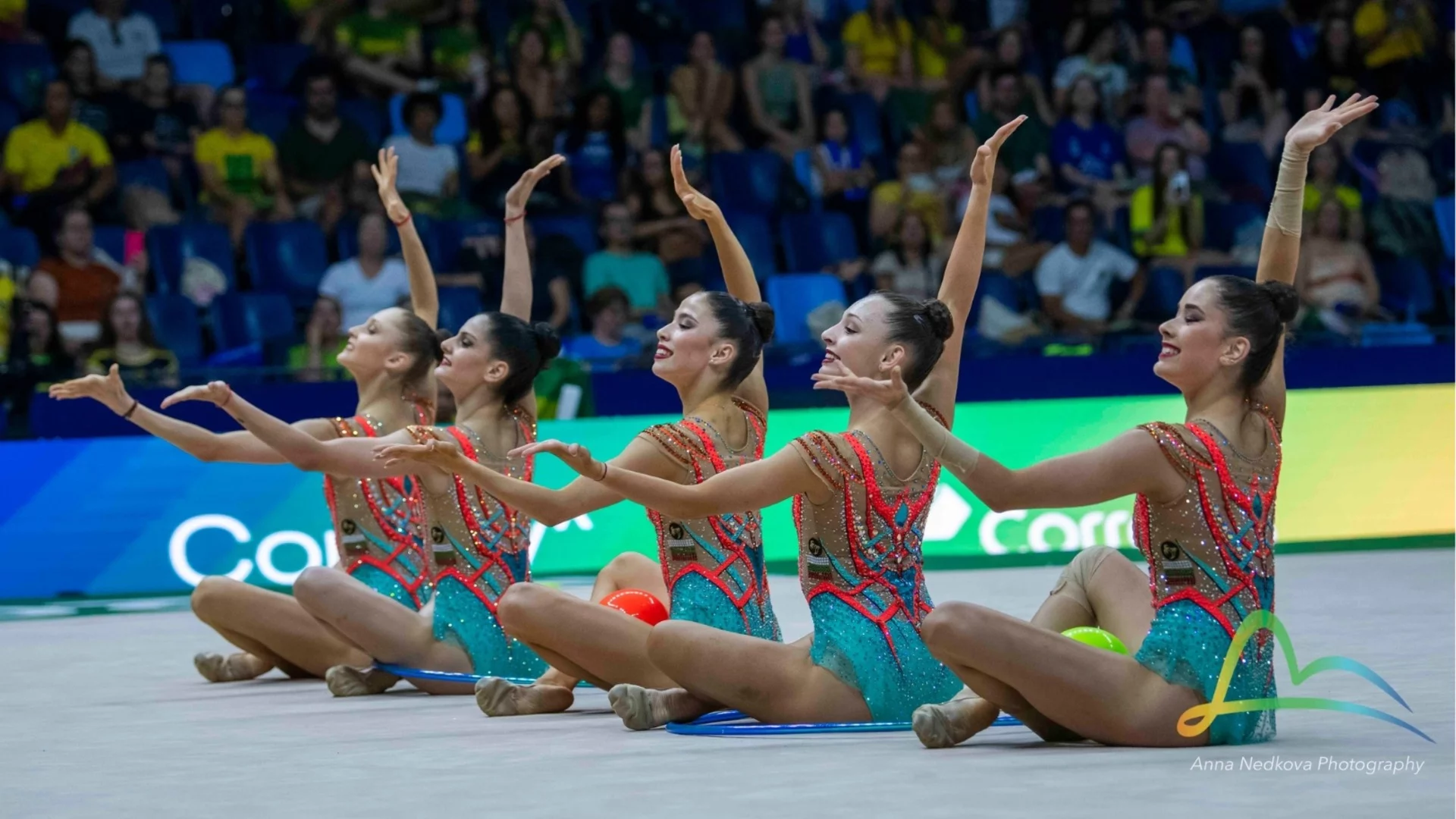 Гимнастичка, отказала се след Игрите в Париж, се завръща в българския ансамбъл за Световната купа в София