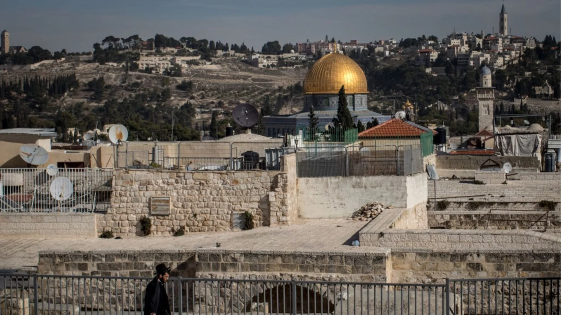 Иран атакува Йерусалим, Саудитска Арабия и ОАЕ са все по-въвлечени в конфликта (ВИДЕО)