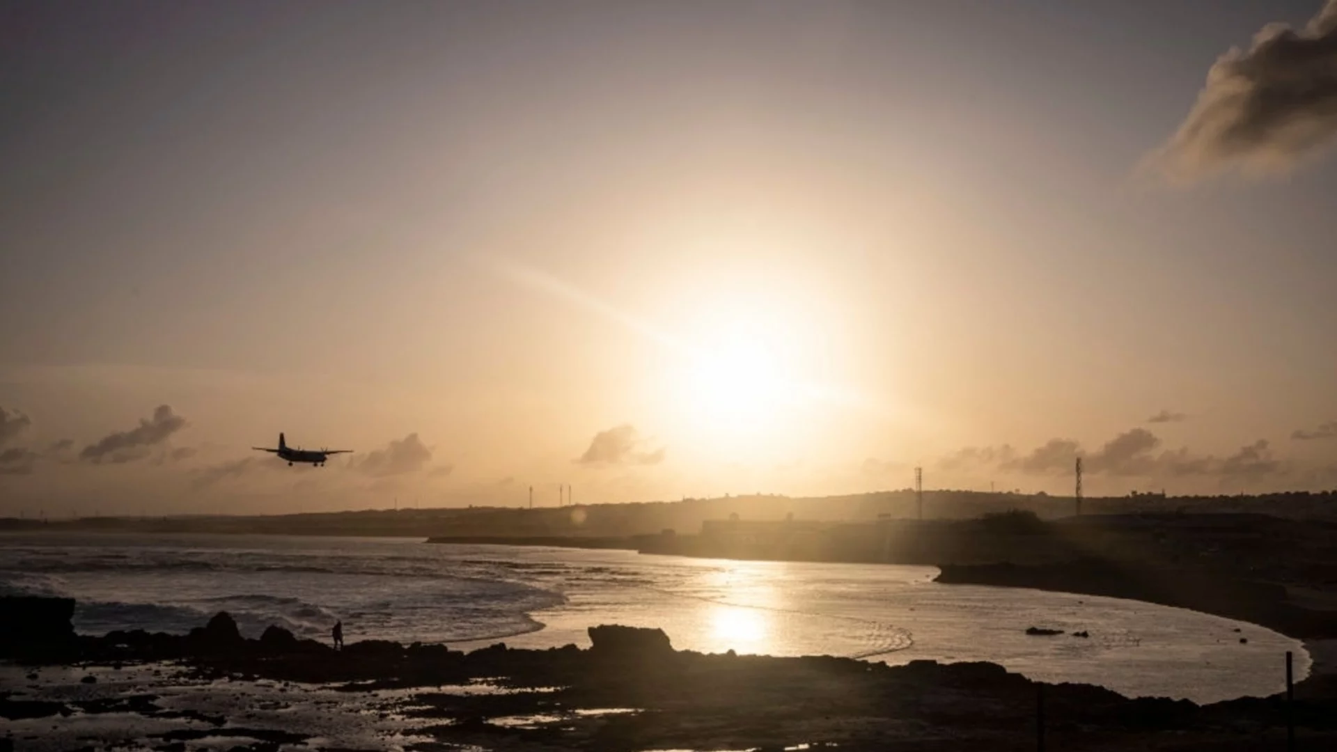 За още поне 12 часа: Бахрейн и Кувейт затварят въздушното си пространство