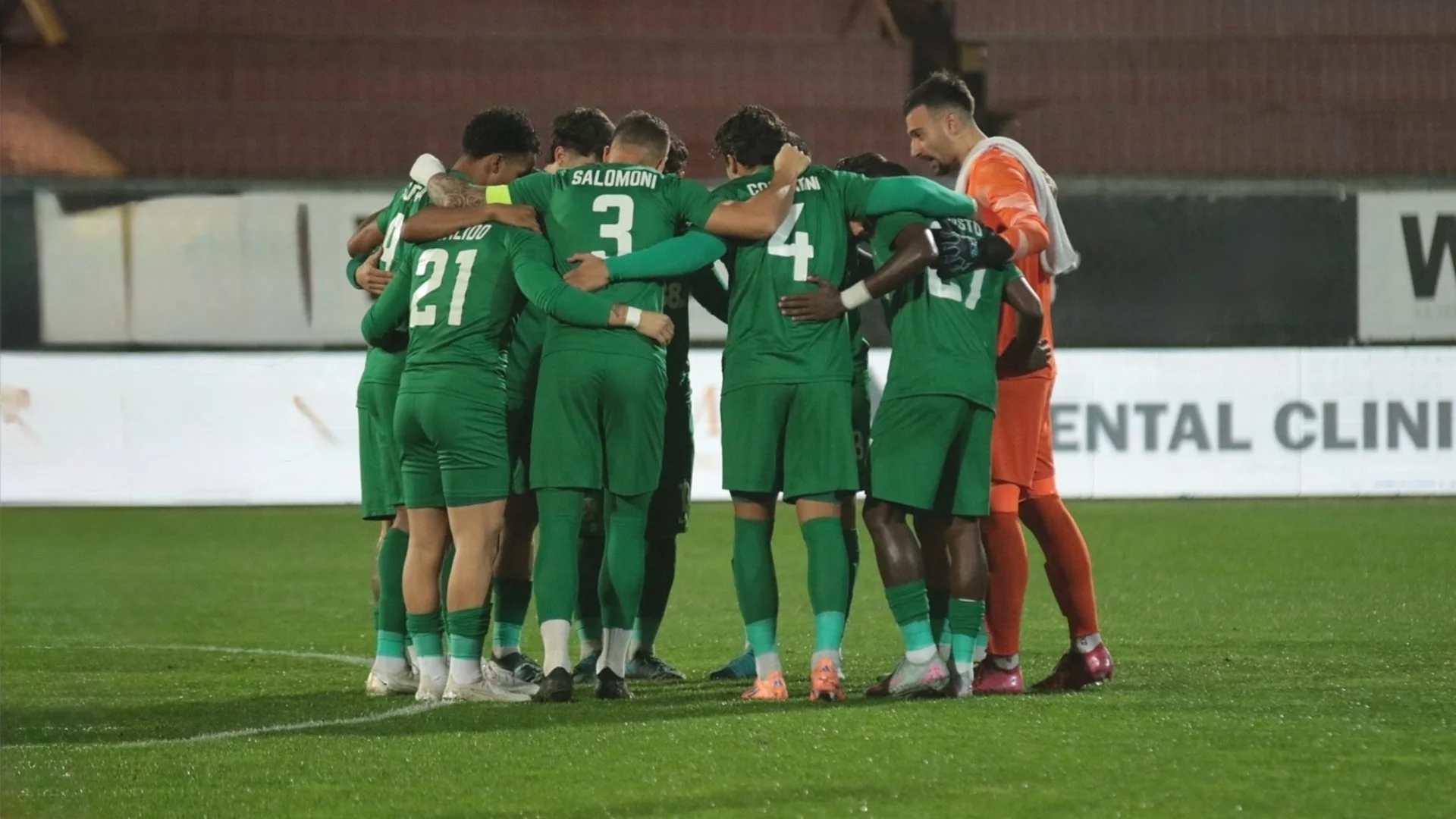 Забрана за трансфери: кошмарът за емблематичен български тим продължава