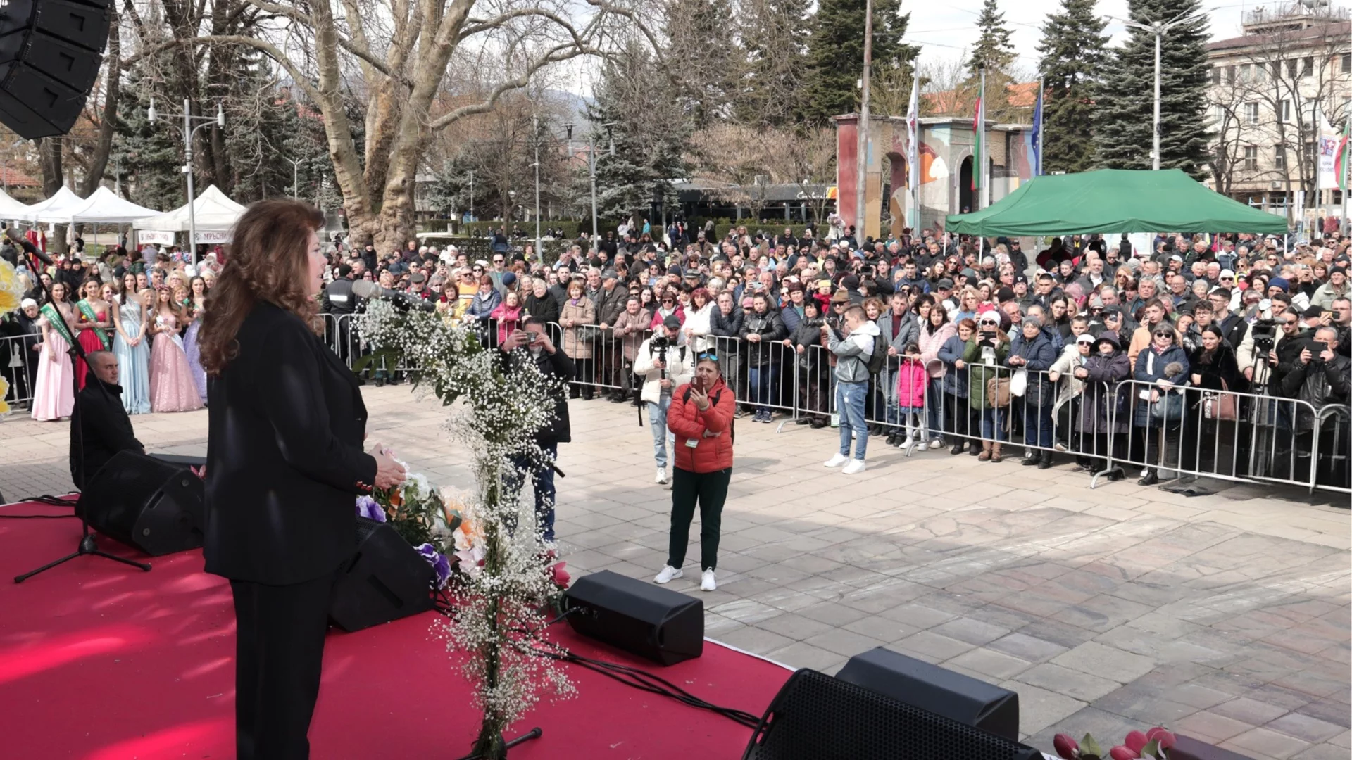 Илияна Йотова с послание за "тревожното време", бъдещето и мира