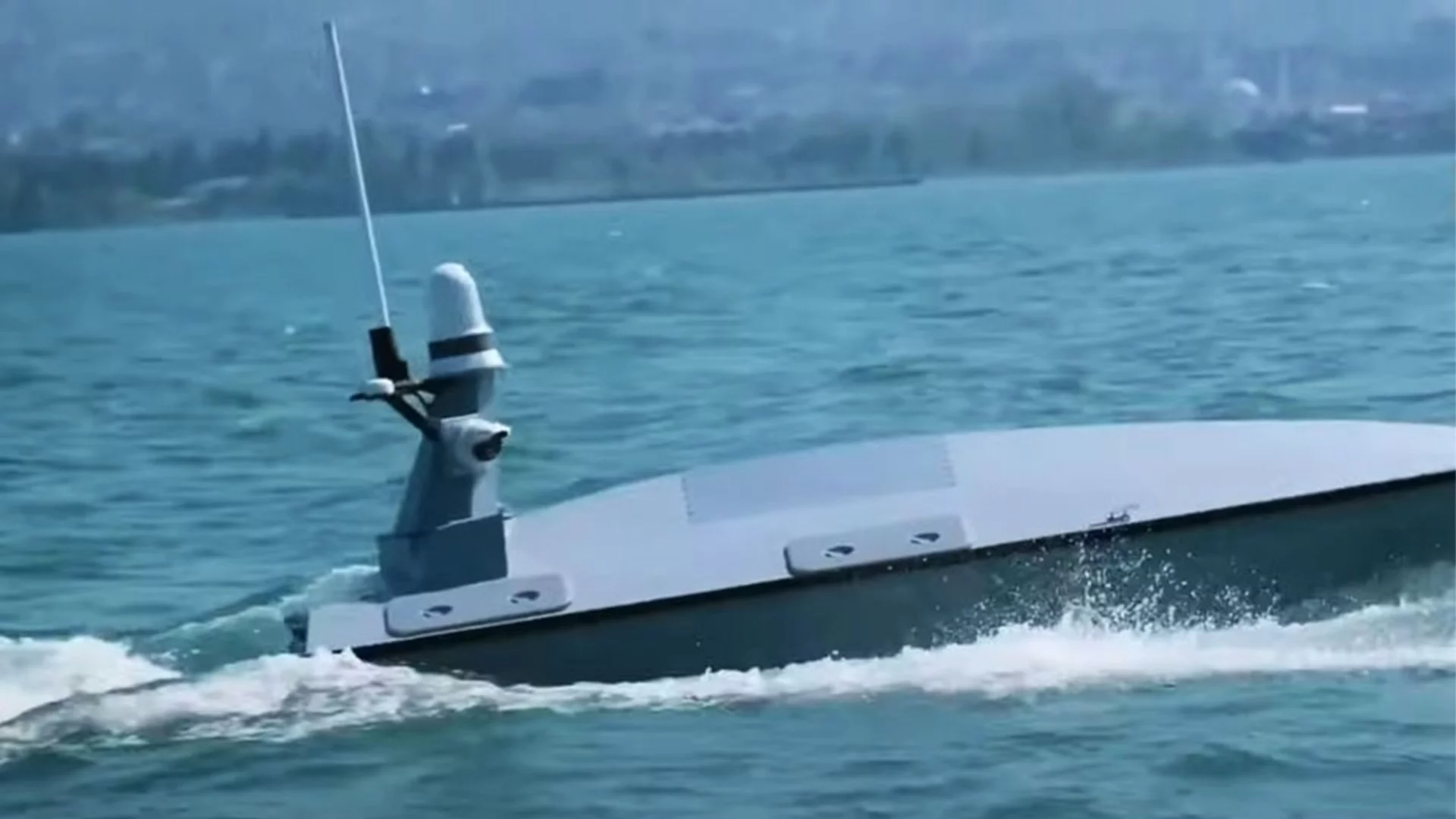 Откриха дрон с боеприпаси на брега на Черно море, последва евакуация