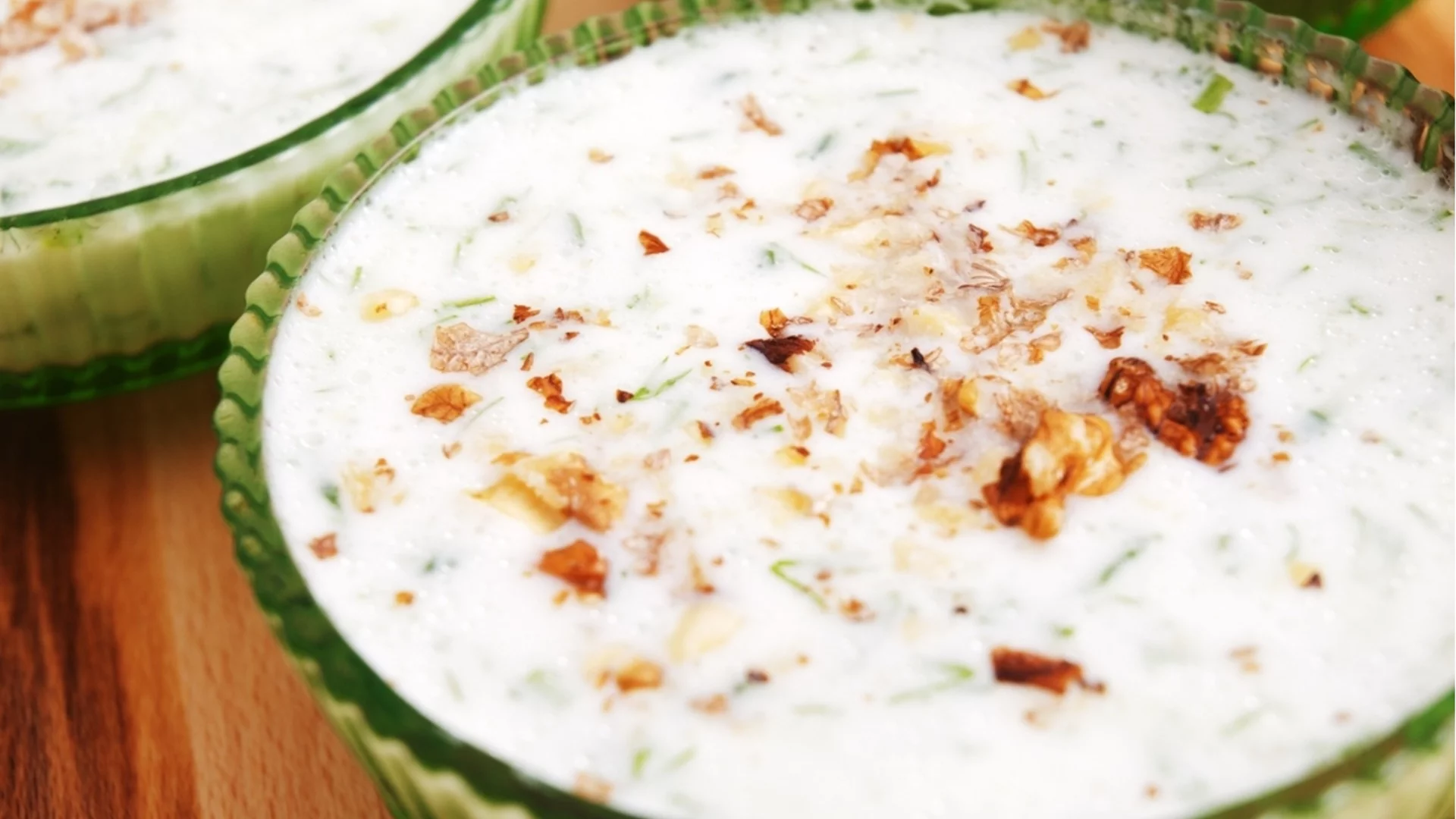 Каква е разликата между таратор и студена млечна супа