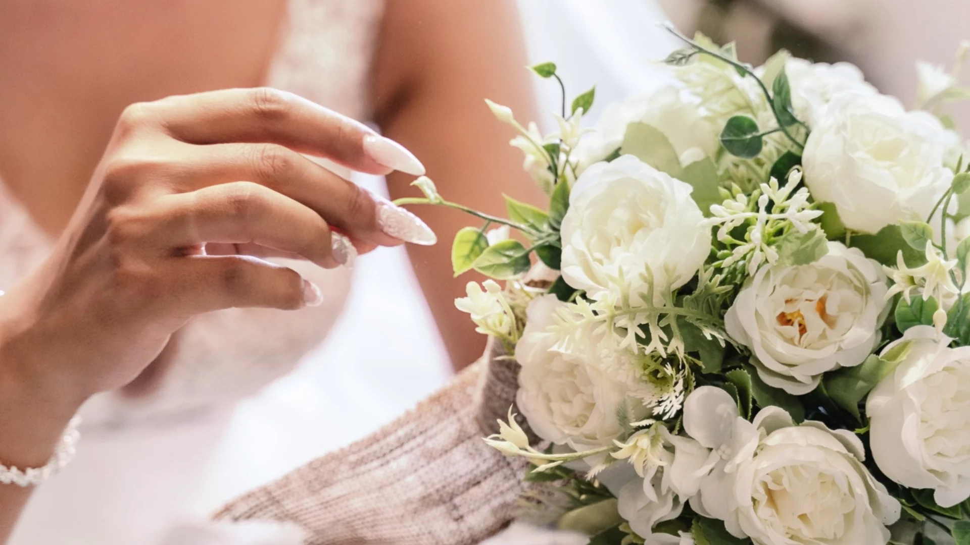 Сватбата буквално пропадна: Ето къде се озоваха сватбари от САЩ (ВИДЕО)