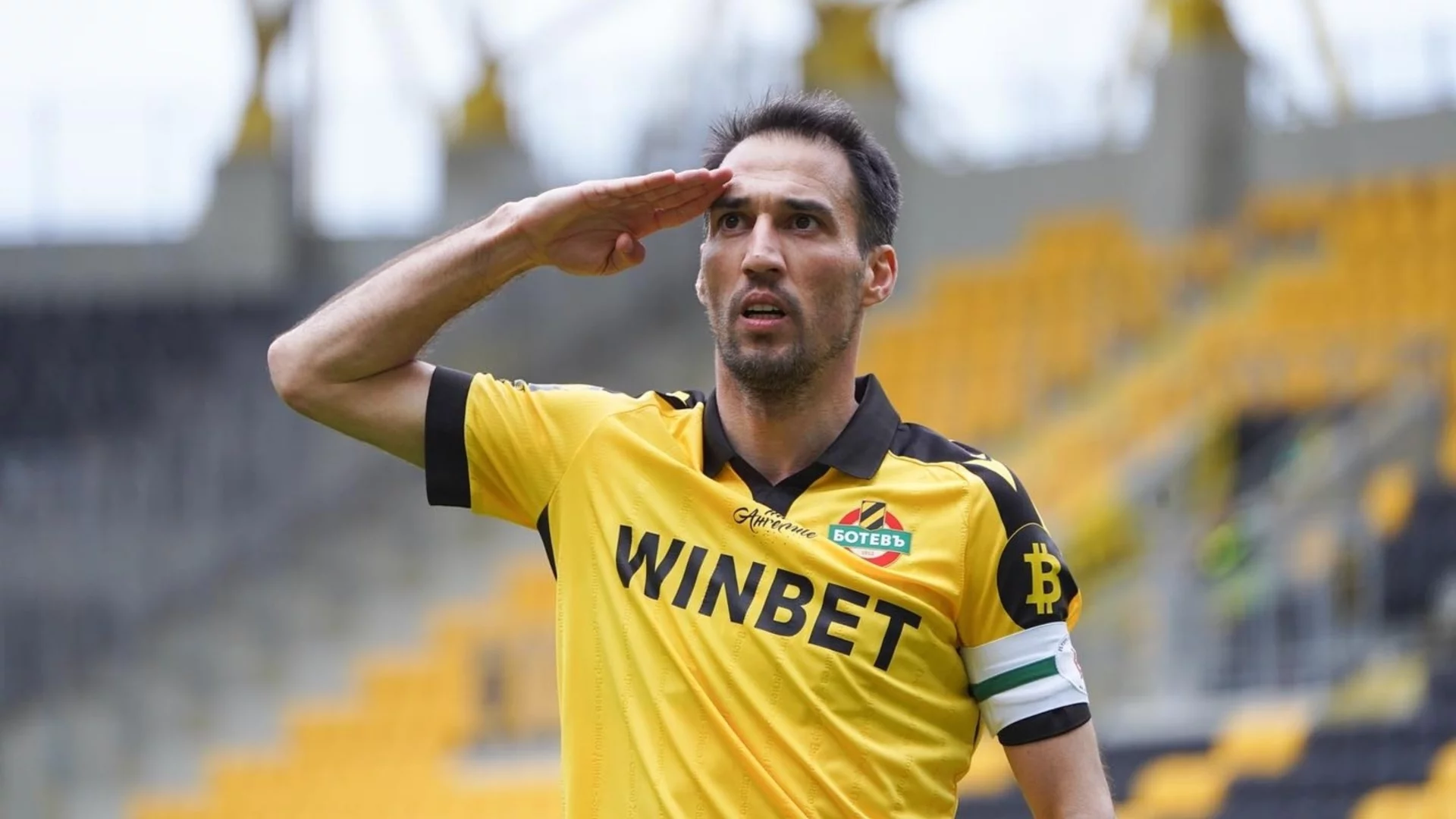 Националният отбор и бивш клуб на Попето го изпратиха с благодарности