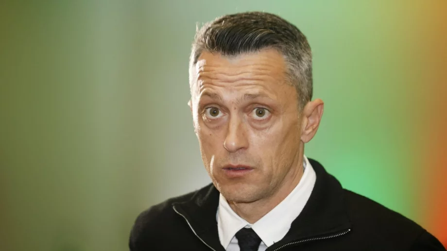 Трябва ли да остане в ЦСКА или е по-добре да търси щастието си другаде?