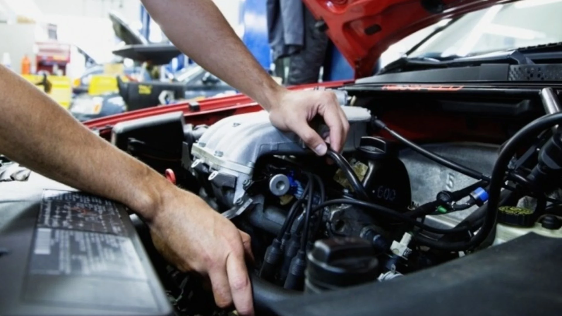 Двигателят на колата ви е на ръба: 4 знака, които издават предстояща повреда