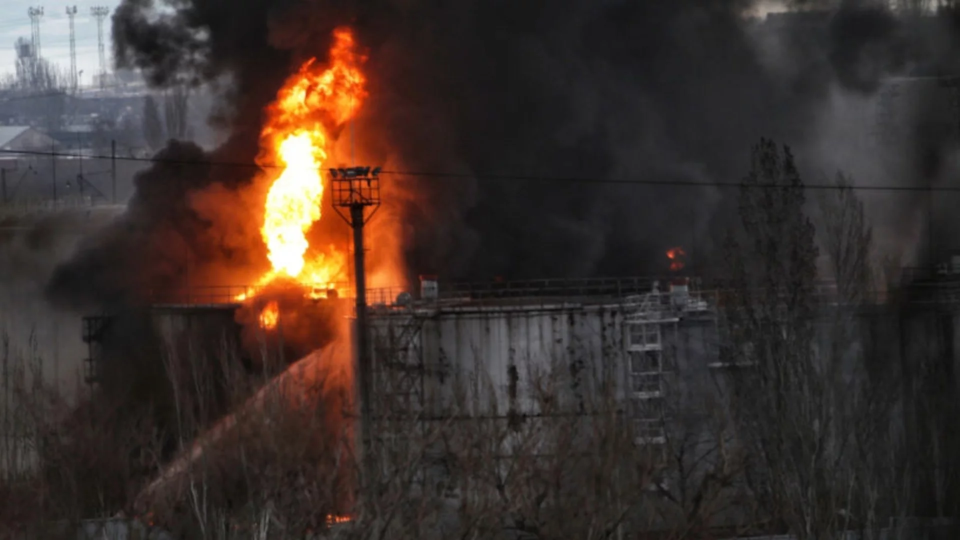 Дрон за малко не уби руски губернатор. Взрив в Приморск, руска ПВО ракета застраши секретен руски завод (ВИДЕО)