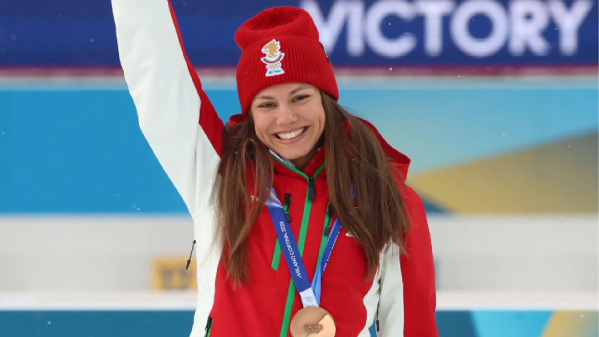 Лора Христова обратно в България: "Горда съм, щастлива съм за медала"