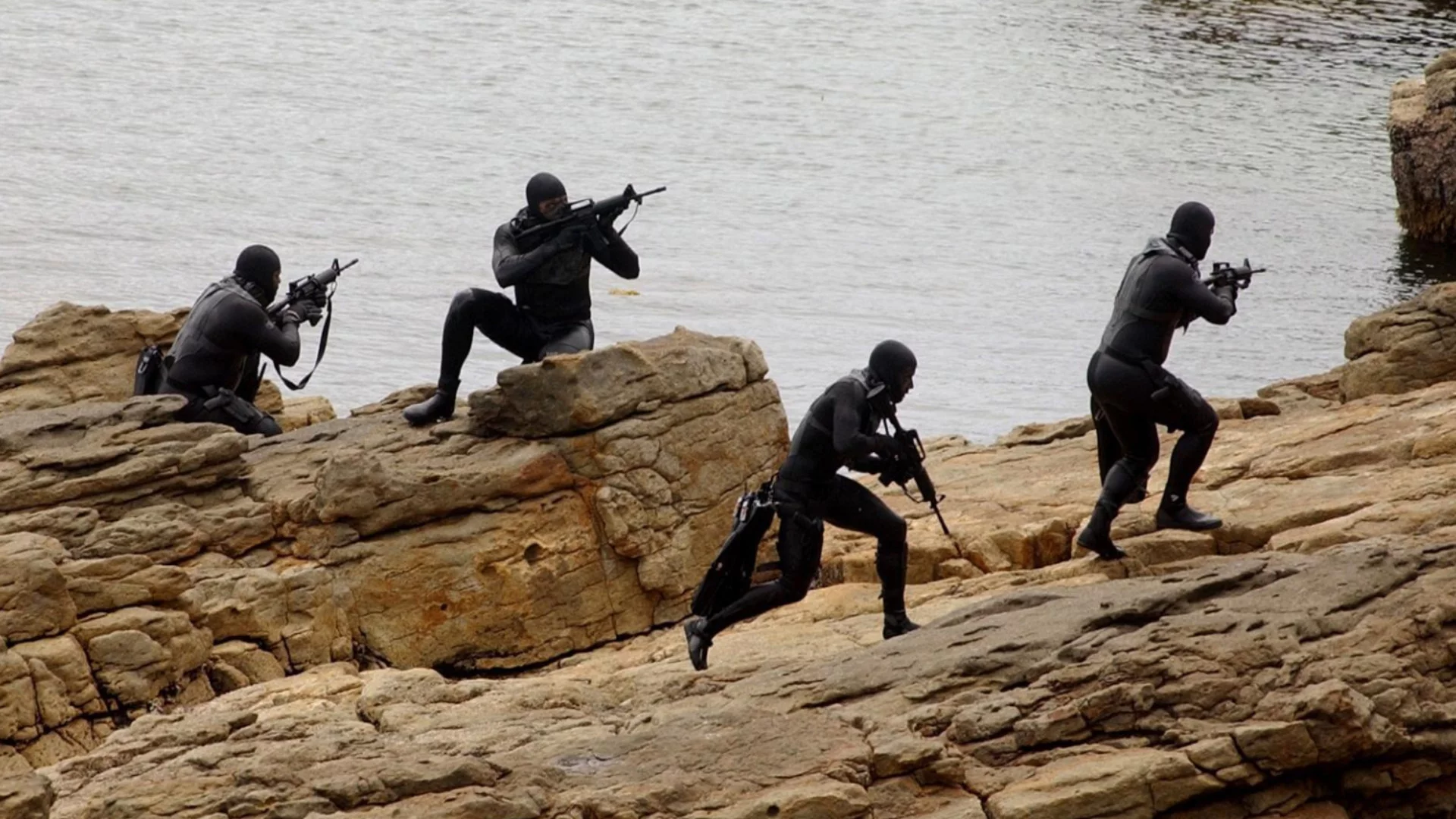 Спецчасти на САЩ в готовност: Тръмп крие какво ще прави с Иран с много приказки (ВИДЕО)