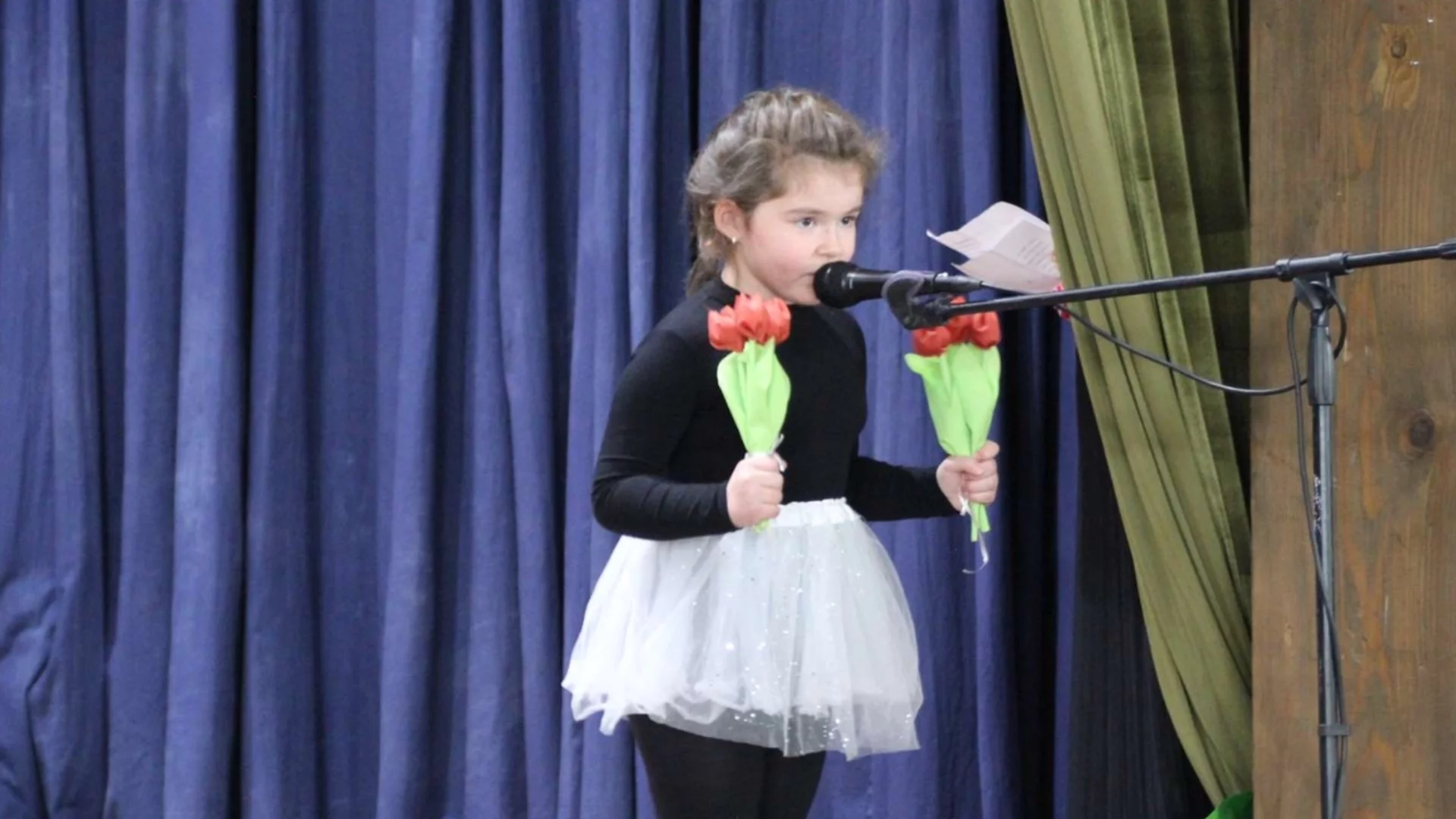 Децата на Тетевен изнесоха концерт по случай настъпващата пролет
