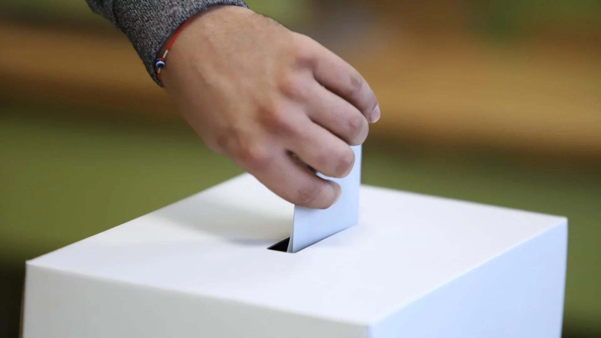 Над 53 000 българи са изявили желания да гласуват зад граница