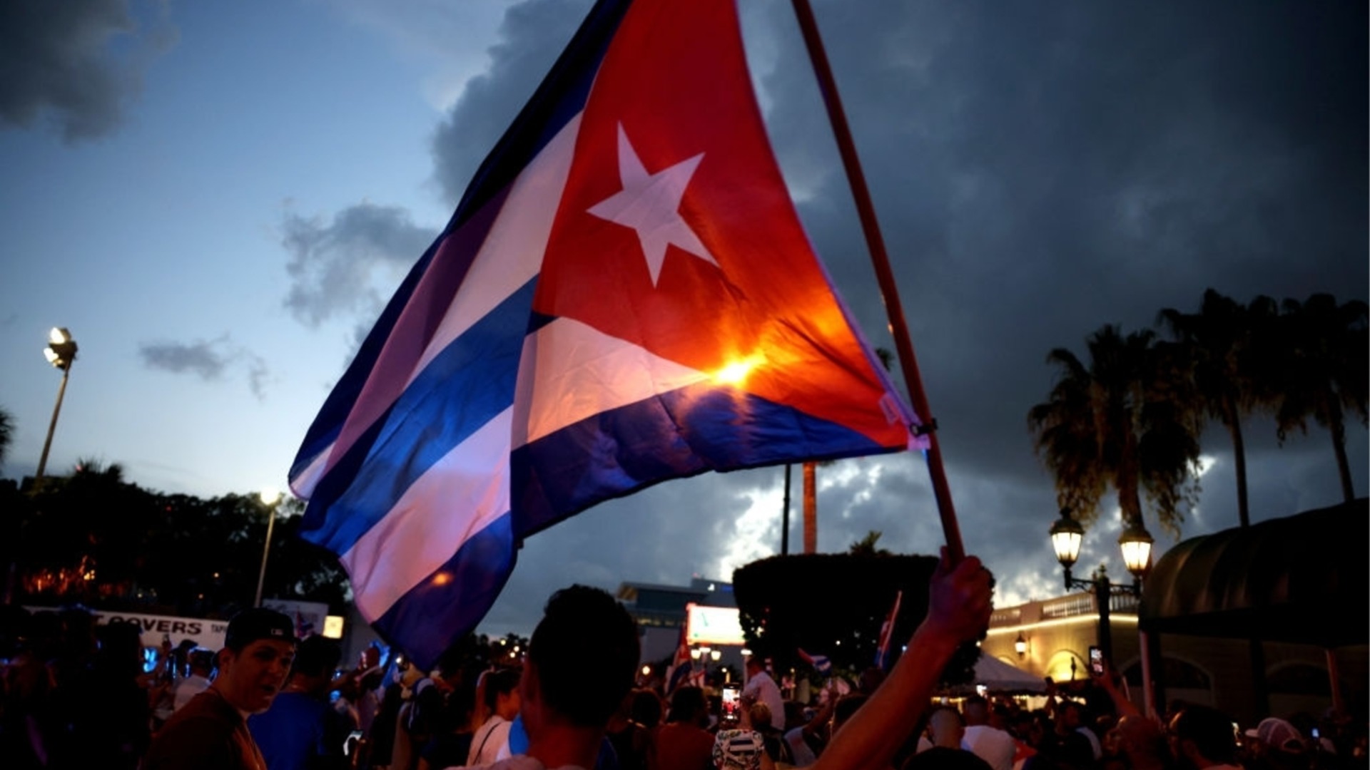 Флотилия с помощ пристигна в Куба