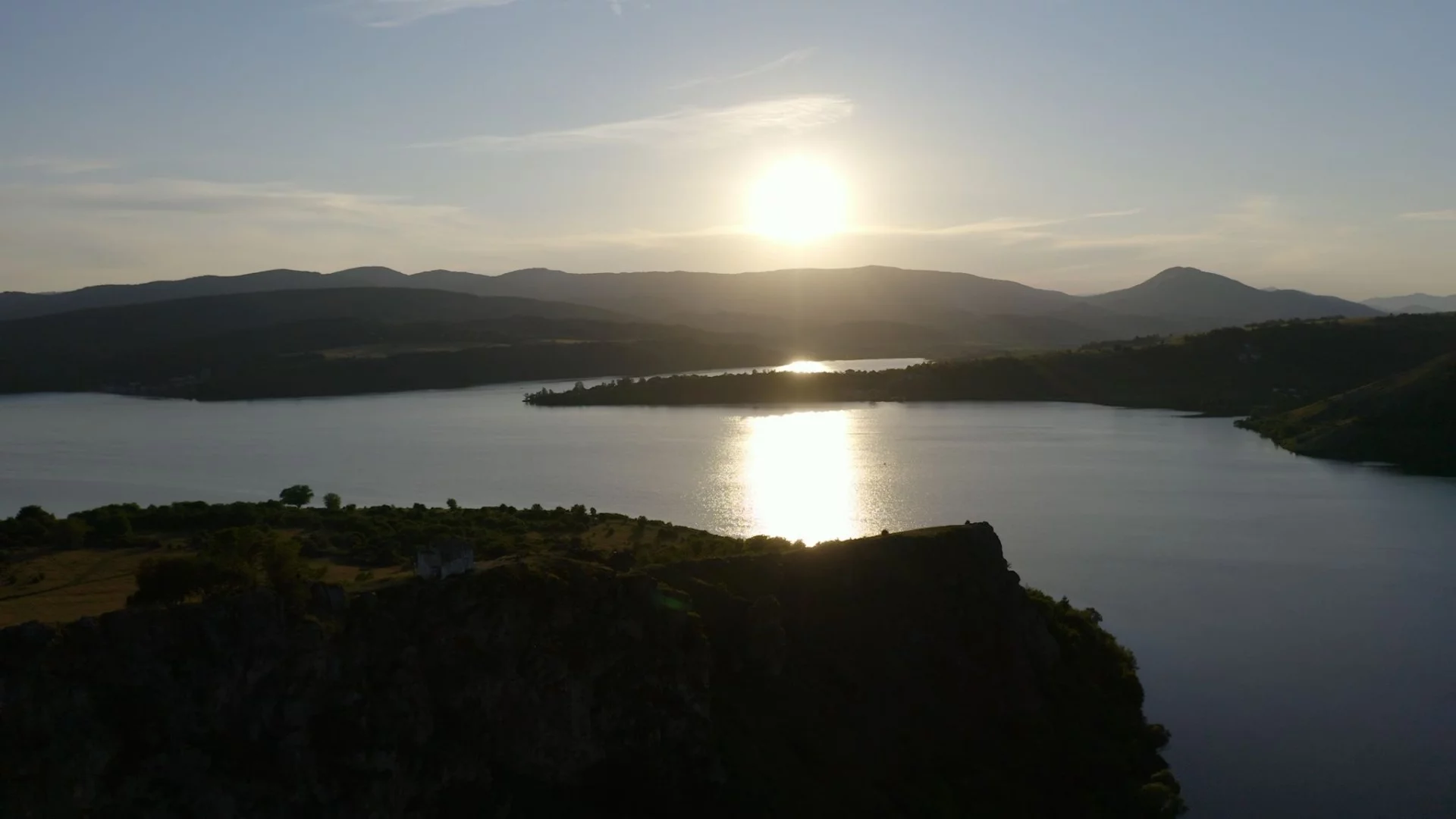 Преливат: МОСВ съобщи за три опасни язовира