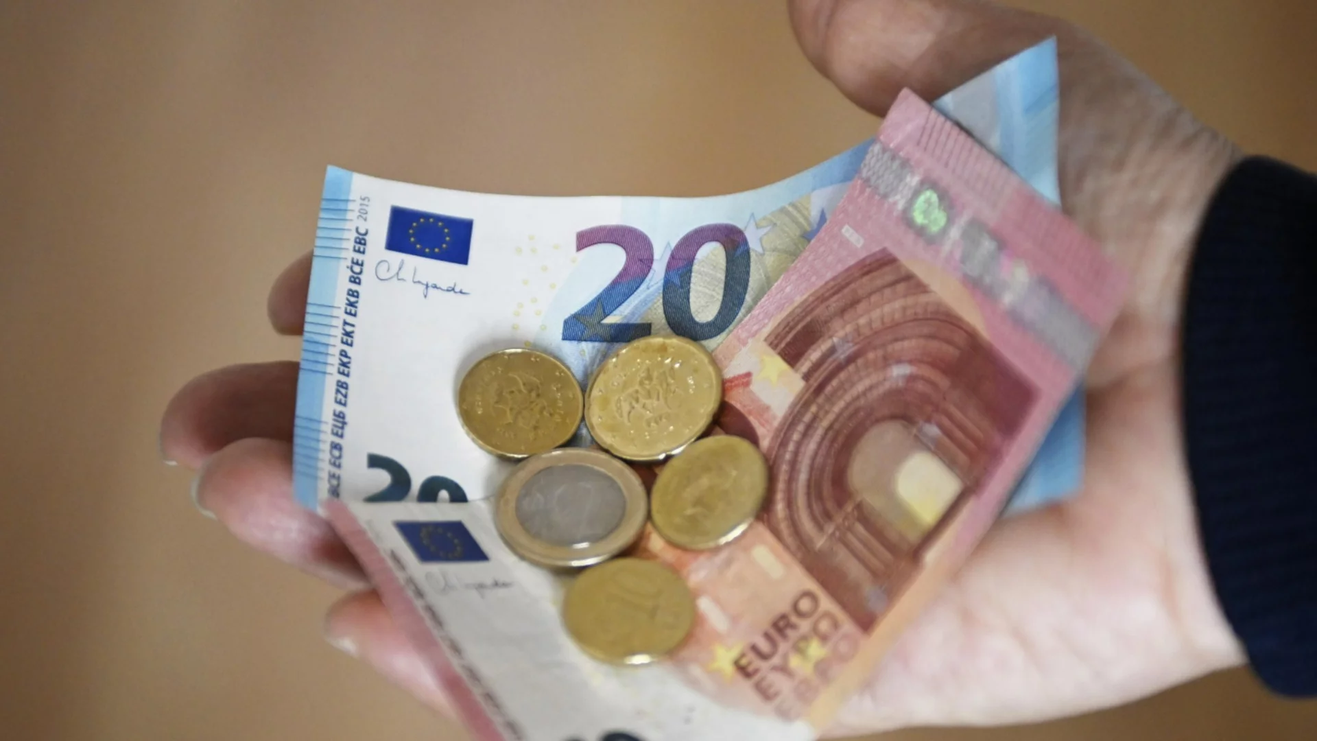 Да се вдигне ли таванът за плащане в брой: Становище на Фискалния съвет