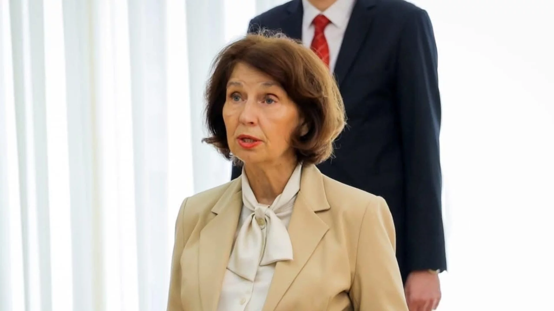 Загреб и Скопие все повече се сближават: Посрещат Силяновска с военни почести в Хърватия