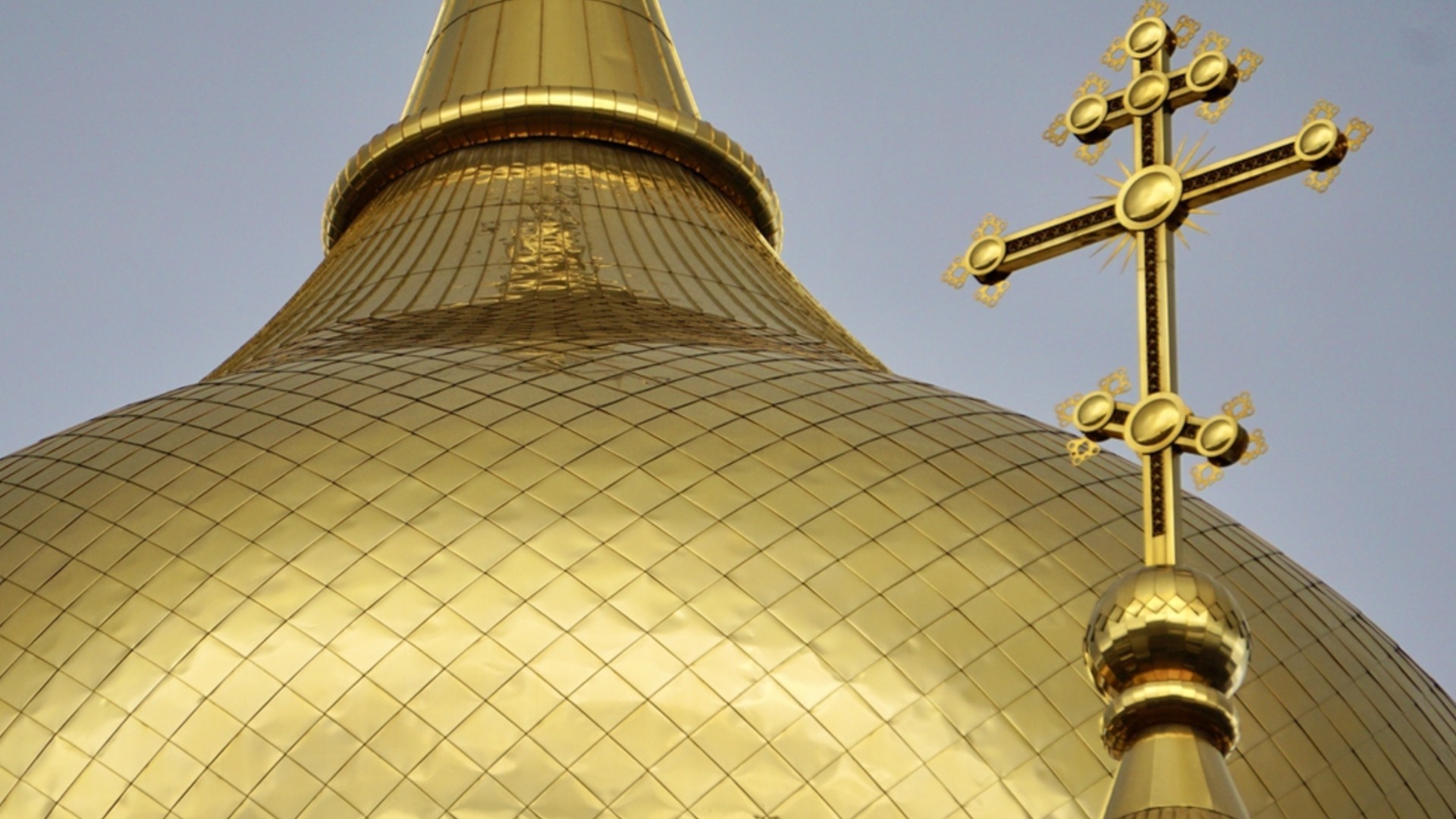 Руснаците обръщат гръб на църквата