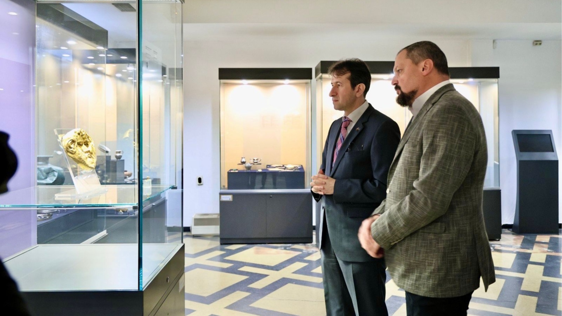 Тракийските съкровища на пощенски марки