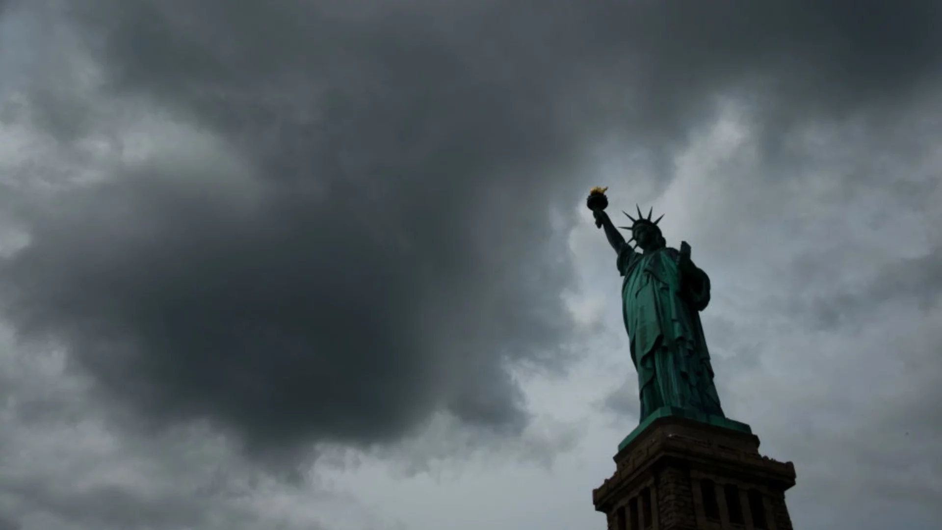 Иранска ракета срина Статуята на свободата: Мокрите сънища на съвместна иранско-руска пропаганда (ВИДЕО)