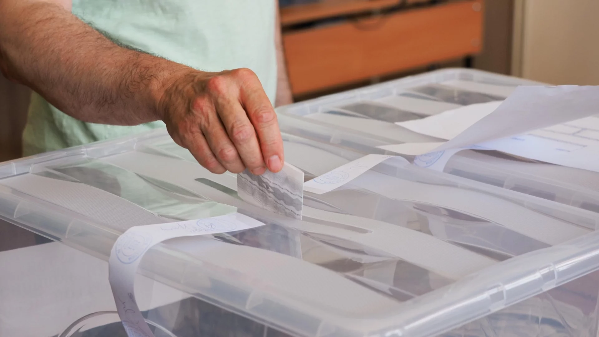 Рекорден интерес: Заявленията за гласуване зад граница се удвояват