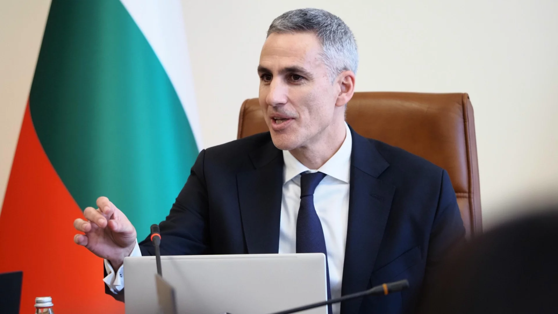 "В АПИ се краде, а не се ремонтира": Гюров заговори за "кражба на животи" заради корупция